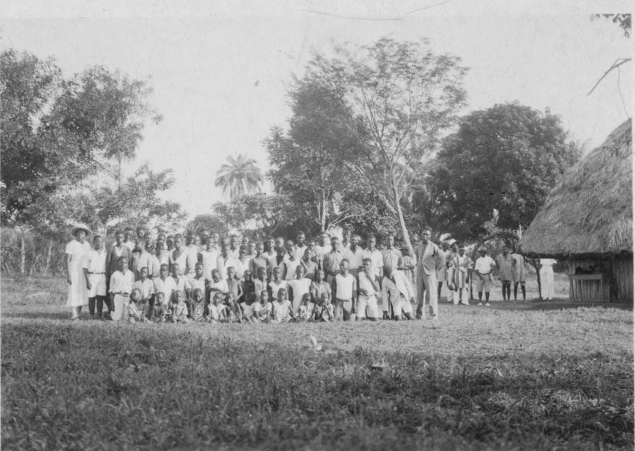 hall_mission school students